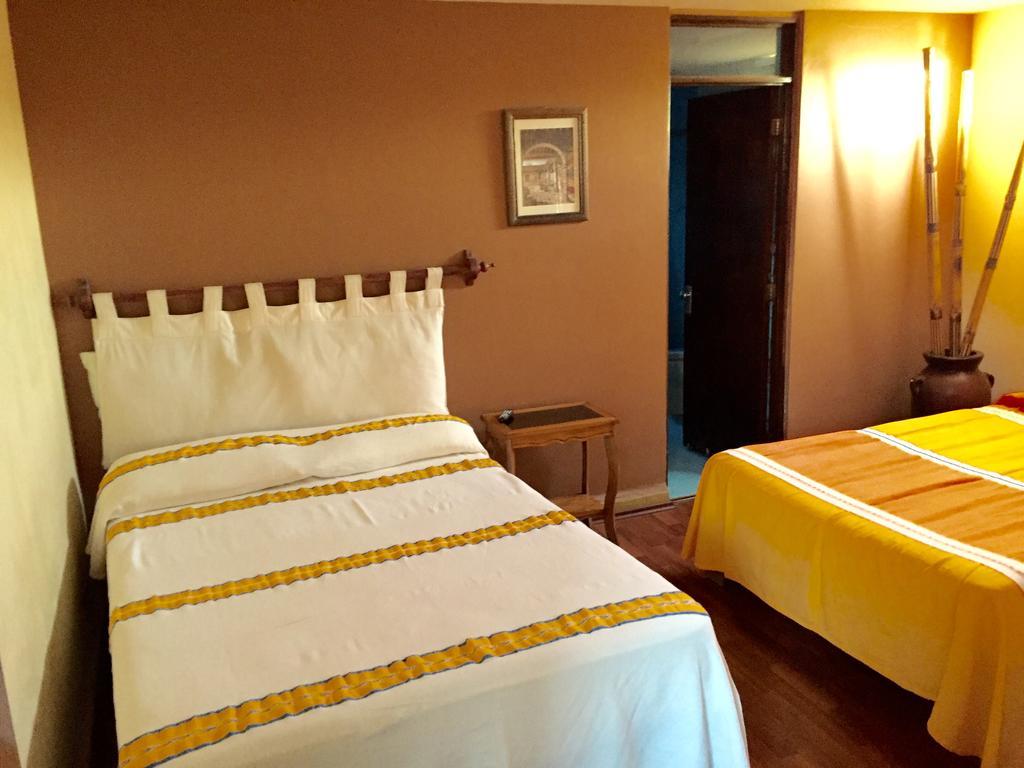 Hostal Casa Castillo Morelia Cameră foto